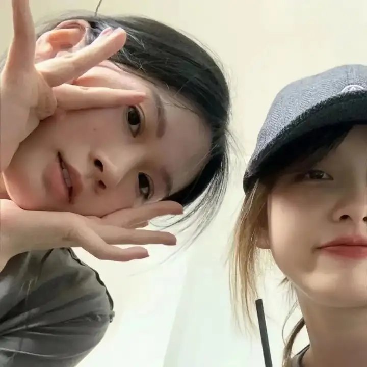 金光松美的四块石板